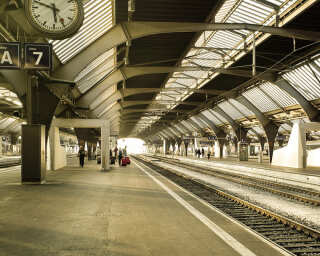 Livingwalls impression numérique «Bahnstation» DD107379
